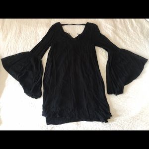 Black long sleeve dresss